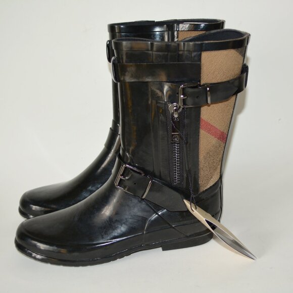 NWT BURBERRY NORMANDALE BUCKLE RUBBER RAIN BOOTS - Picture 1 of 11